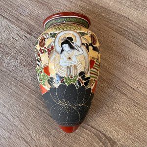Rare VTG Satsuma Wall Pocket Japanese Moriage Geisha Girl, $30